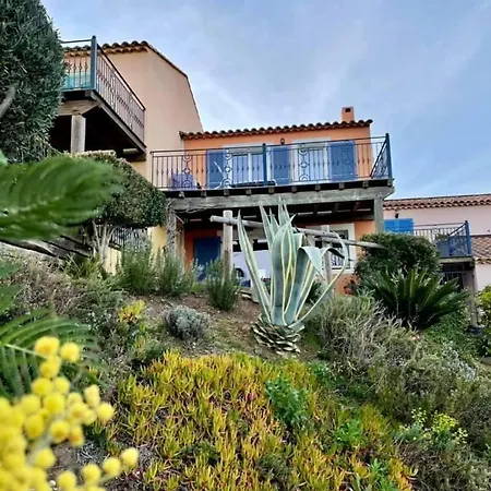 La Provencale Nyaraló