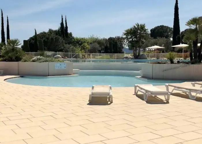 La Provencale 펜션 로크부른수르알젠스